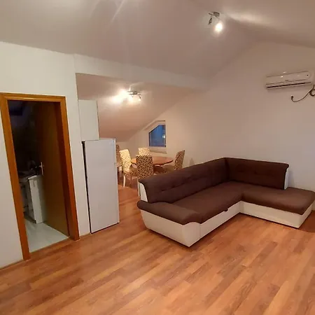 Apartment Mandre